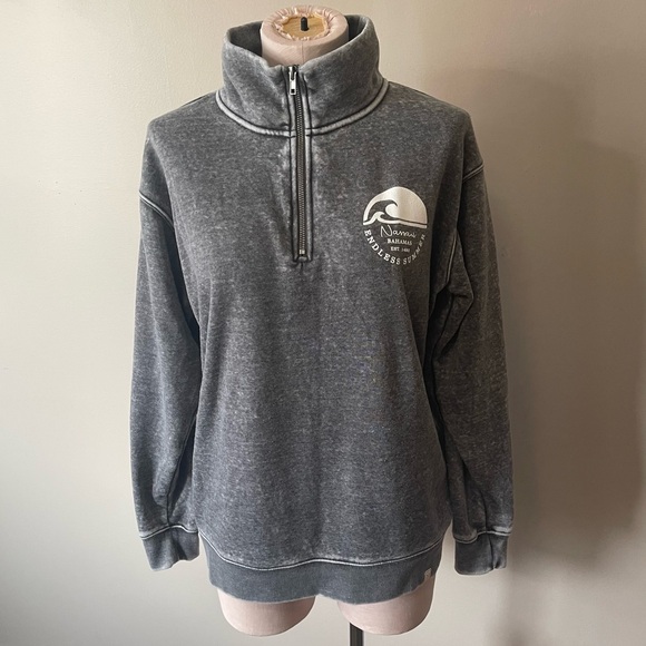 VINEYARD CREW Quarter Zip Sweatshirt - Picture 3 of 10